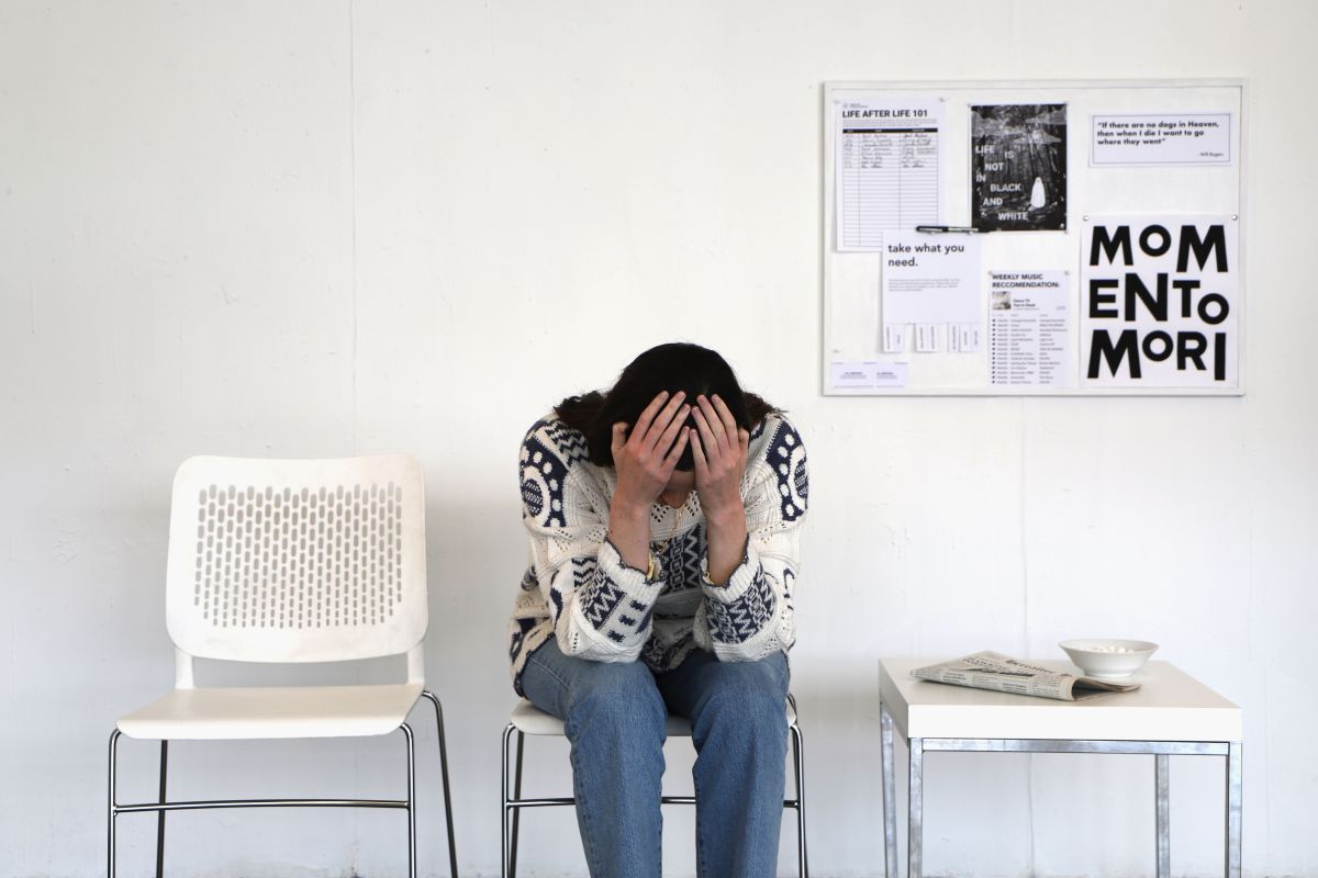The Waiting Void – A narrative environment in the form of a void-like waiting room between this life and the afterlife, dressed with graphic props