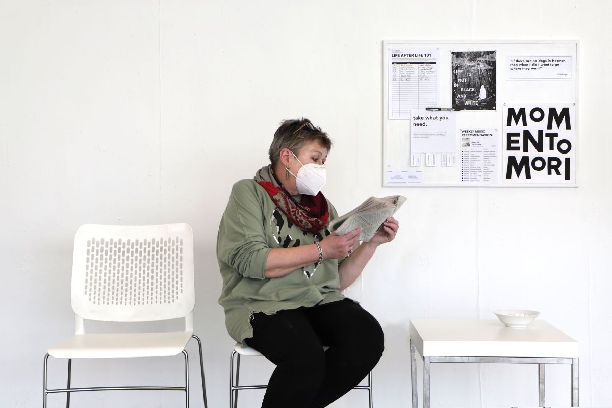 The Waiting Void - A narrative environment in the form of a void-like waiting room between this life and the afterlife, dressed with graphic props