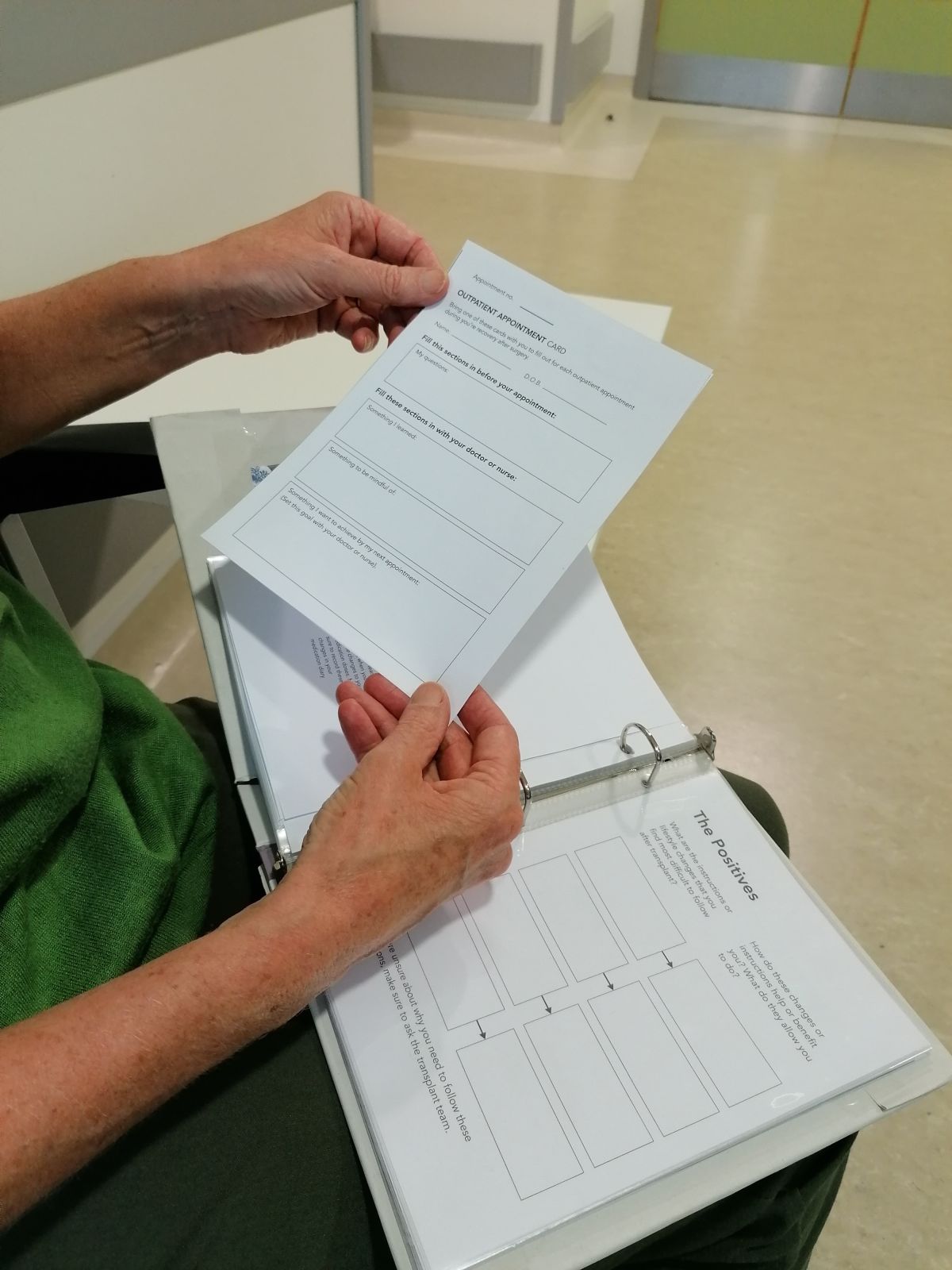 User testing the patient folder.