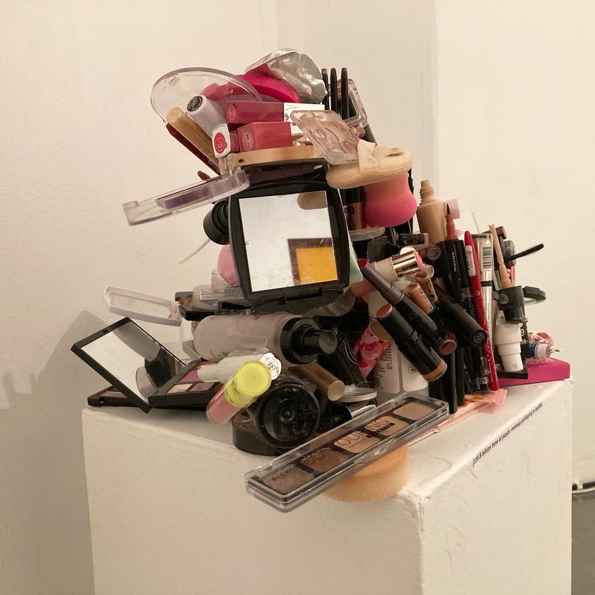 120.8 Billion tons of plastic makeup packaging in landfill